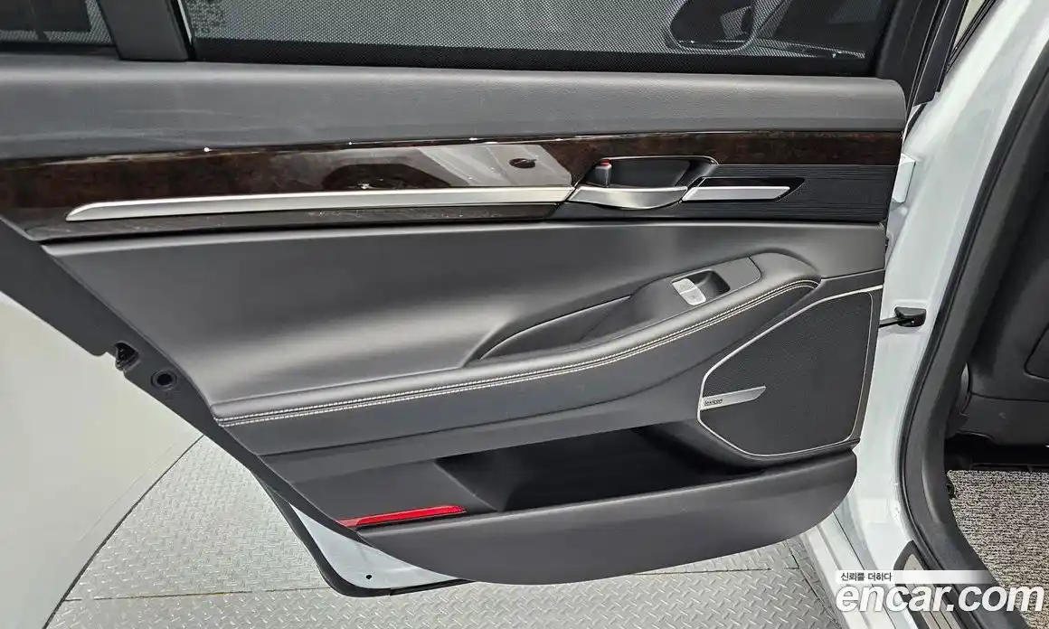 Genesis G90 2019 3.8 гидро в Москве № 1832452, фото 15