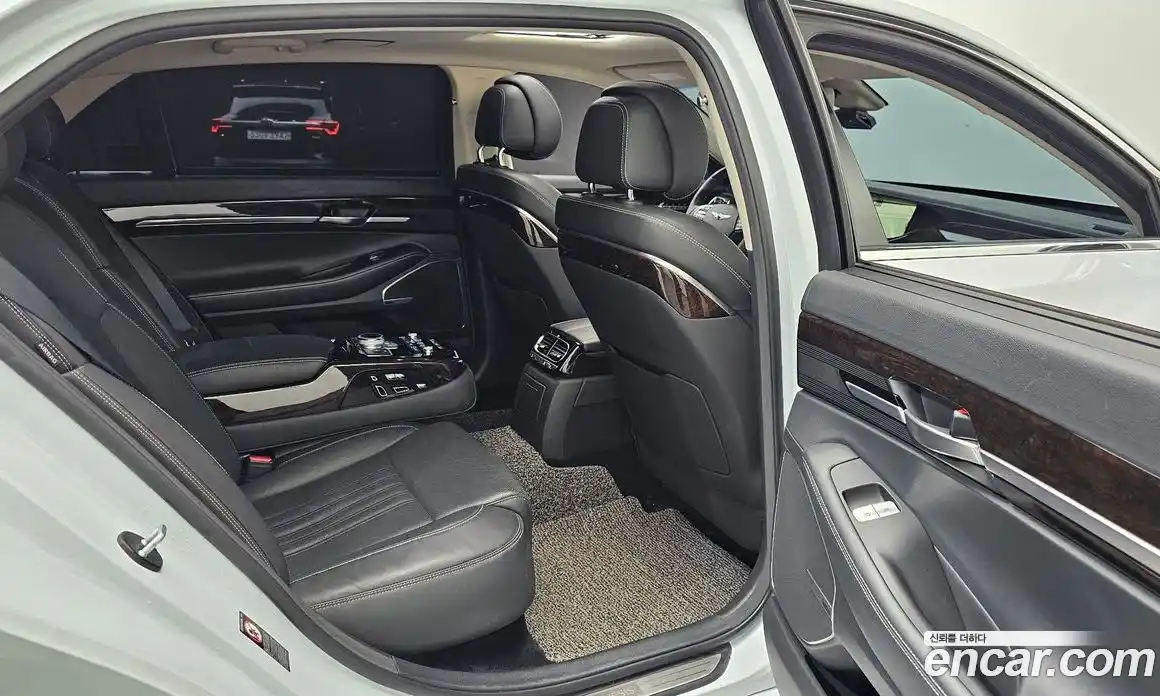 Genesis G90 2019 3.8 гидро в Москве № 1832452, фото 16