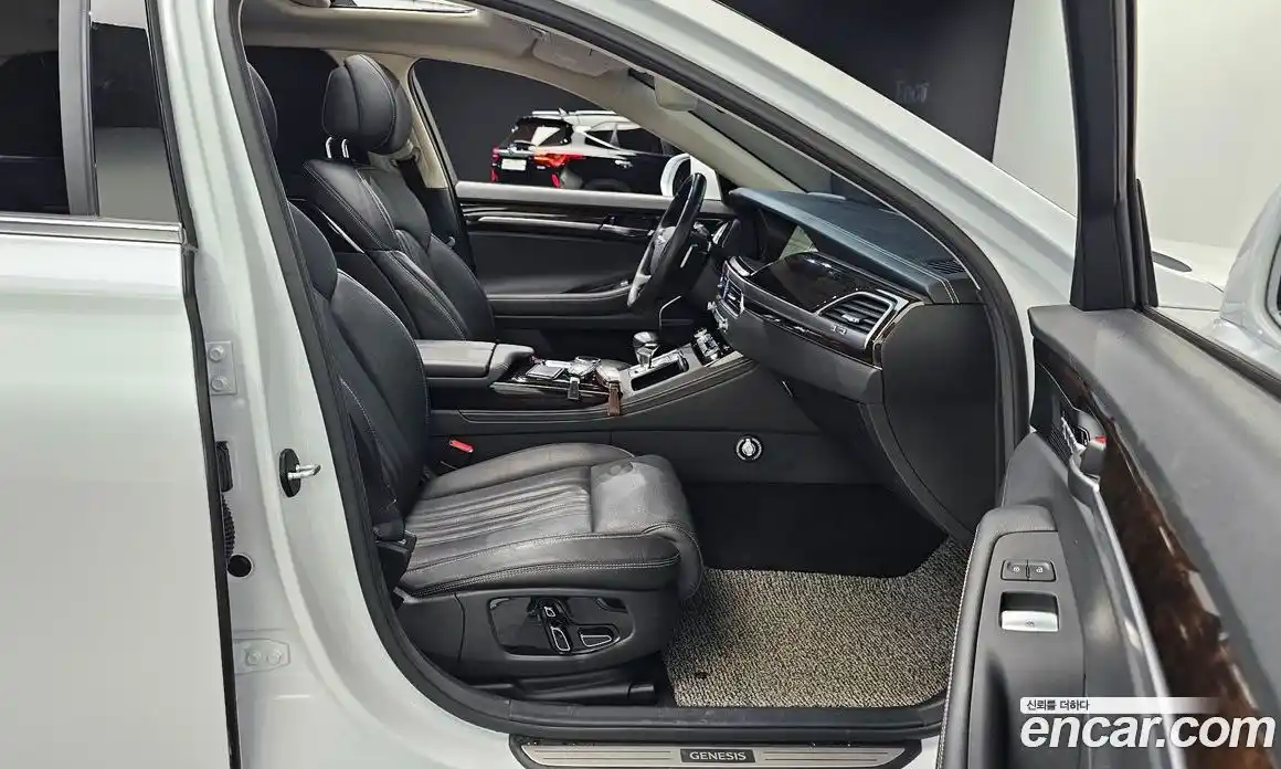 Genesis G90 2019 3.8 гидро в Москве № 1832452, фото 18