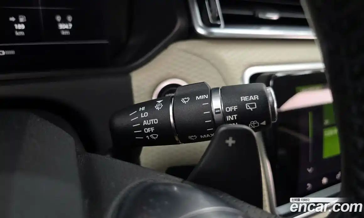 Land Rover Range-Rover Velar 2017 2.0 гидро в Москве № 1837369, фото 16