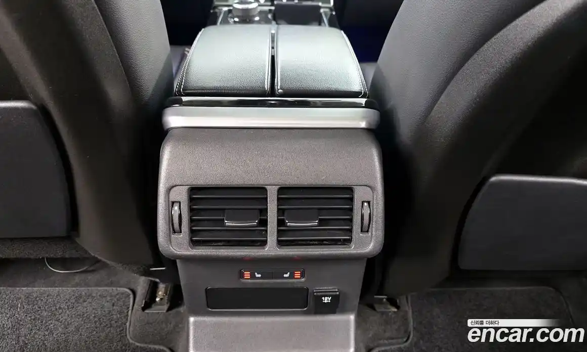 Land Rover Range-Rover Velar 2017 2.0 гидро в Москве № 1837369, фото 18