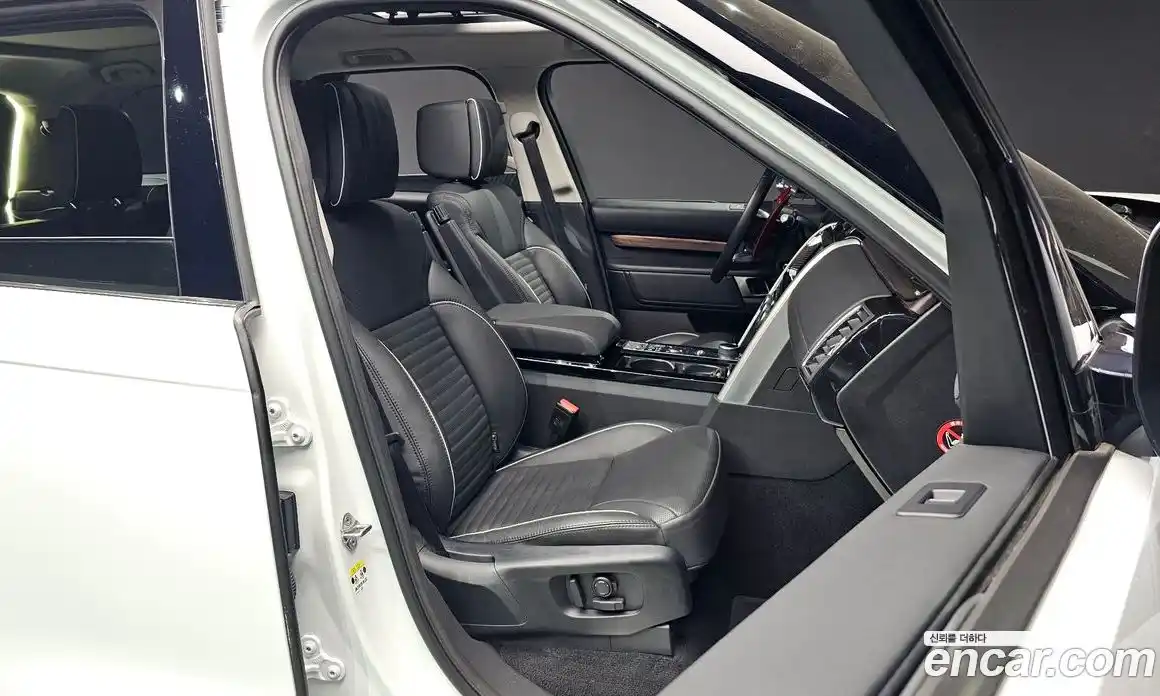 Land Rover Discovery 2017 3.0 гидро в Москве № 1837394, фото 17