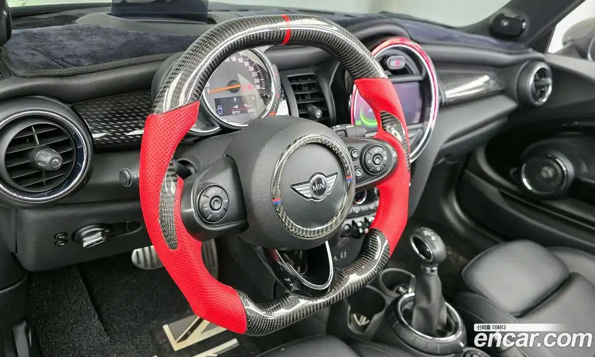 Mini Cooper Convertible 2016 2.0 гидро в Москве № 1837678, фото 13