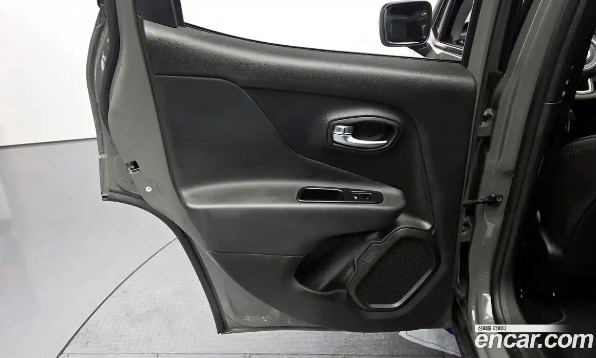 Jeep Renegade 2022 1.3 гидро в Москве № 1838311, фото 14