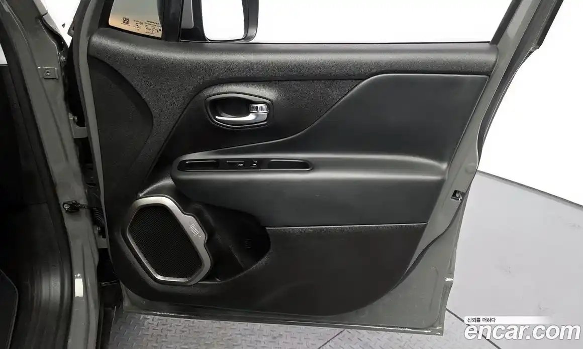 Jeep Renegade 2022 1.3 гидро в Москве № 1838311, фото 15