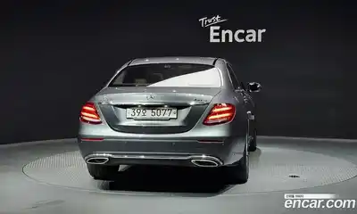 Mercedes-Benz E-Class 2019 2.0 гидро в Москве № 212114, миниатюра 4
