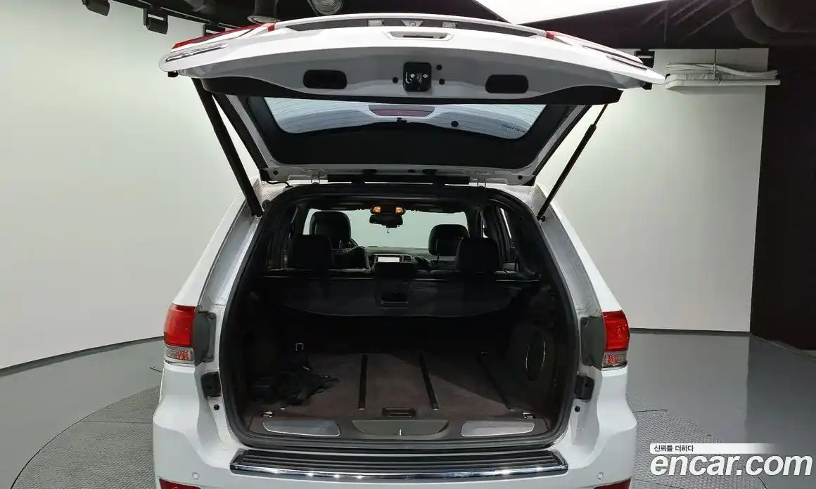 Jeep Cherokee 2014 3.0 гидро в Москве № 232728, фото 16