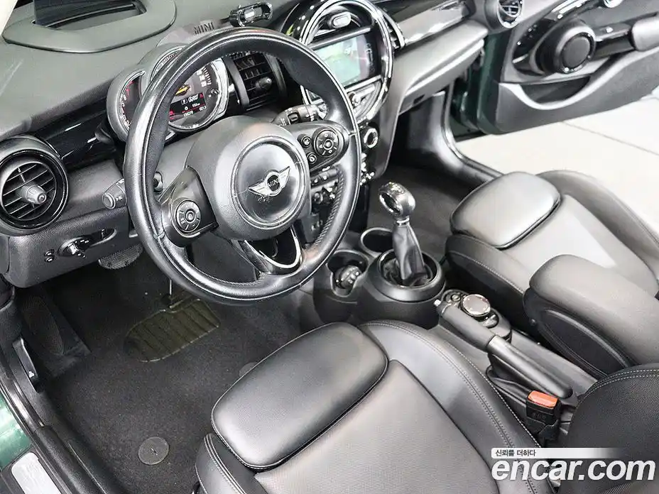 Mini Cooper 2018 1.5 гидро в Москве № 861623, фото 15