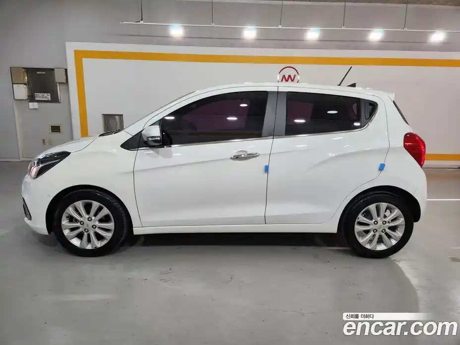 Chevrolet Spark 2015 1.0 гидро в Москве, фото 3