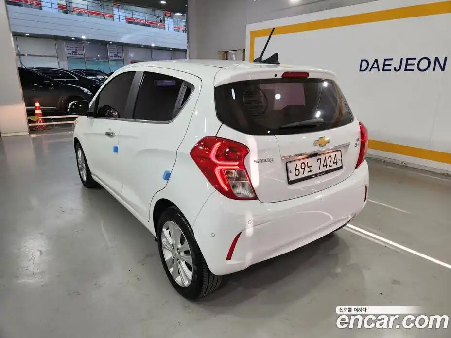 Chevrolet Spark 2015 1.0 гидро в Москве, фото 4