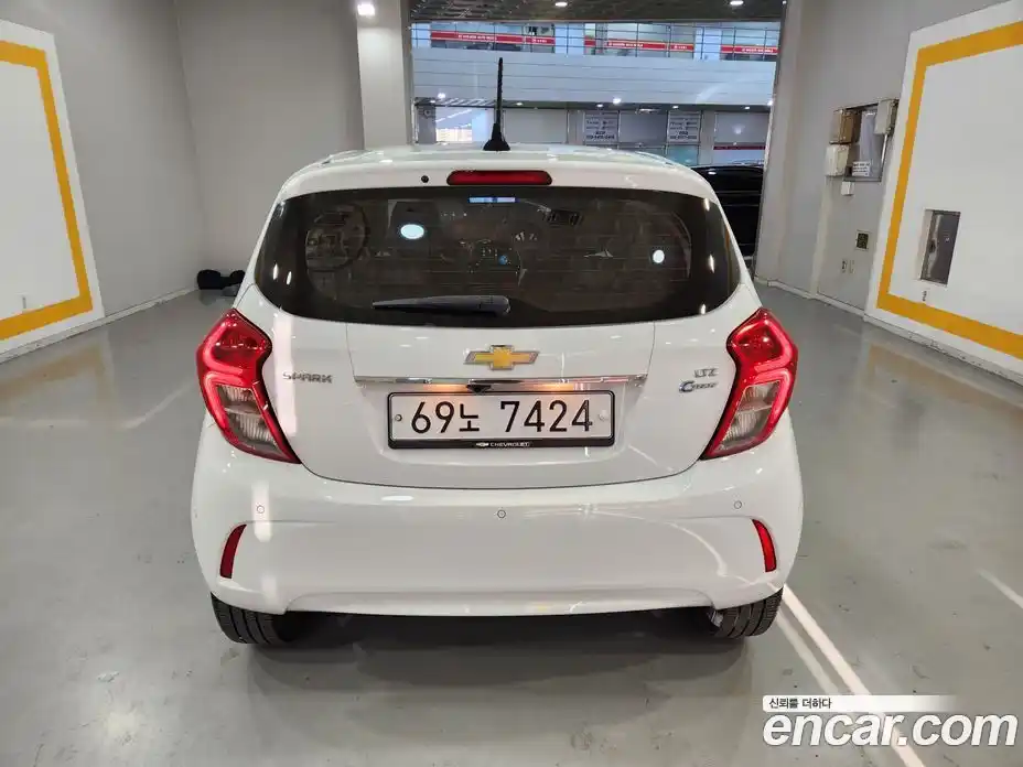 Chevrolet Spark 2015 1.0 гидро в Москве, фото 5