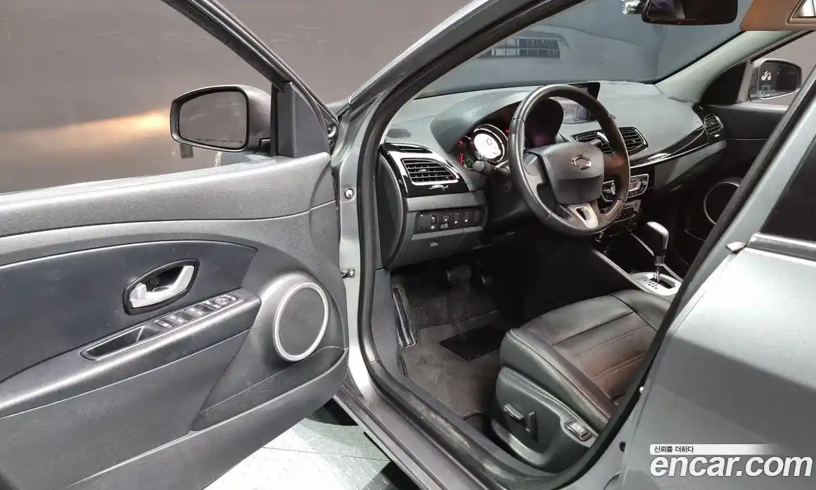 Renault SM3 2015 1.6 гидро в Москве № 106578, фото 11