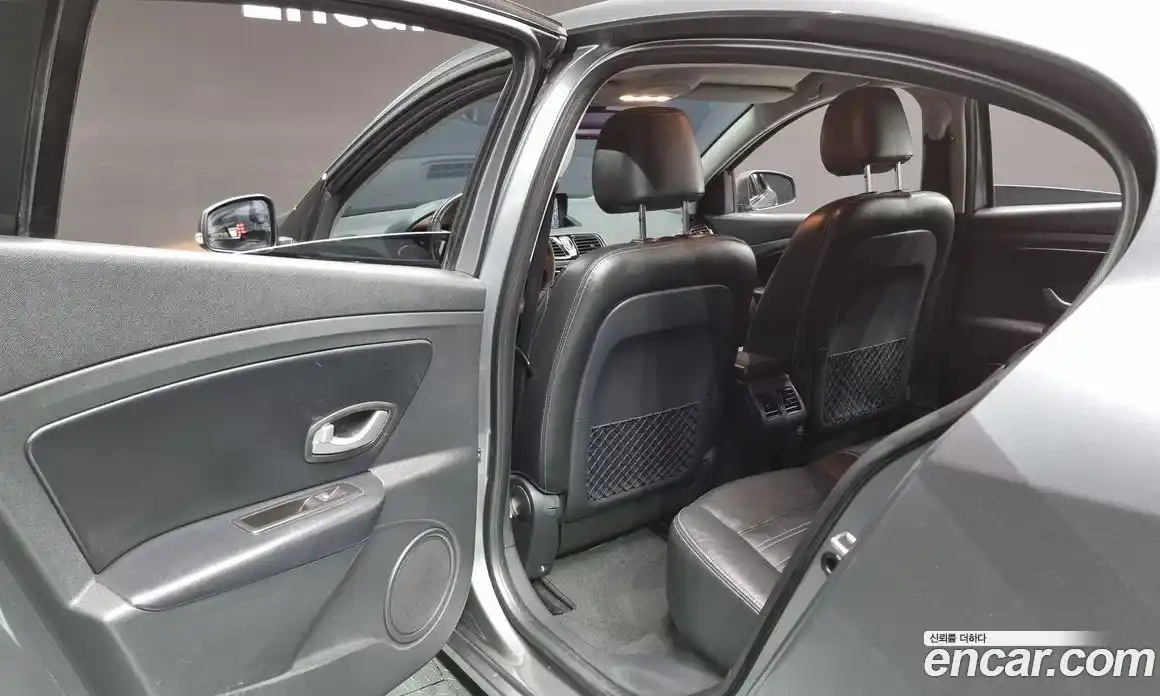 Renault SM3 2015 1.6 гидро в Москве № 106578, фото 12