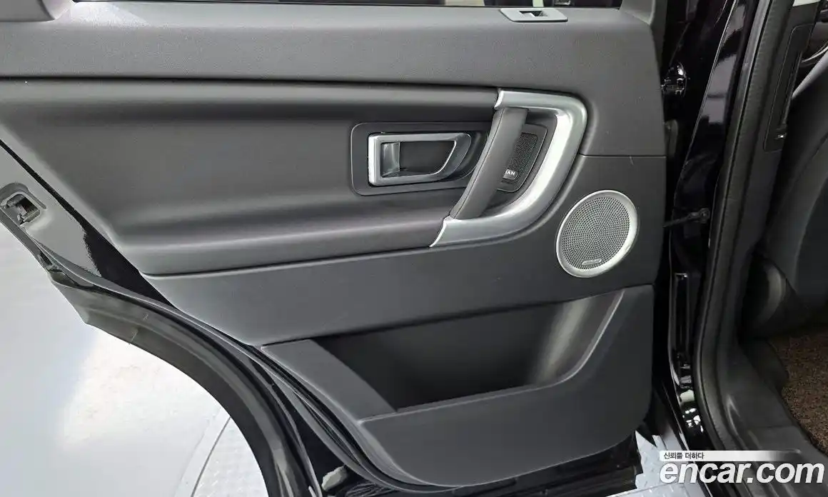 Land Rover Discovery Sport 2019 2.0 гидро в Москве № 1293098, фото 15