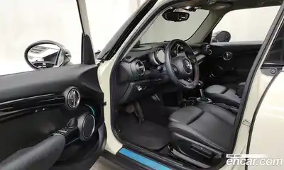 Mini Cooper 2019 2.0 гидро в Москве № 1323018, миниатюра 12