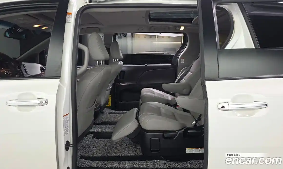 Toyota Sienna 2015 3.5 гидро в Москве № 1323864, фото 16