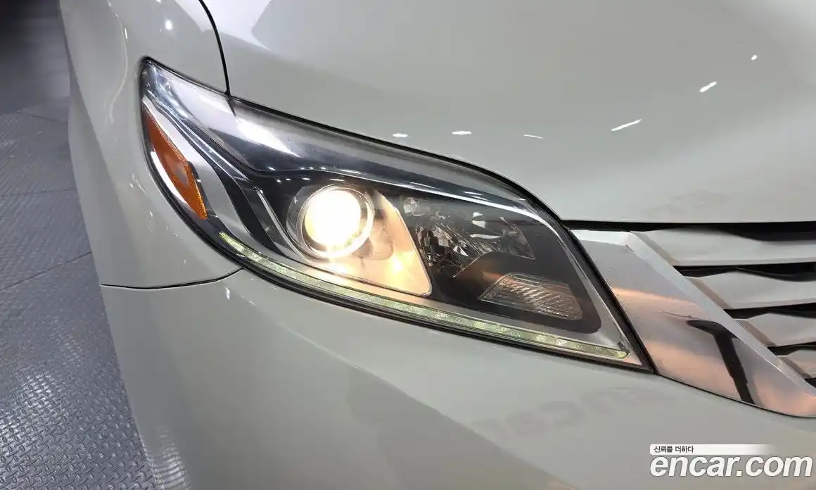 Toyota Sienna 2015 3.5 гидро в Москве № 1323864, фото 8