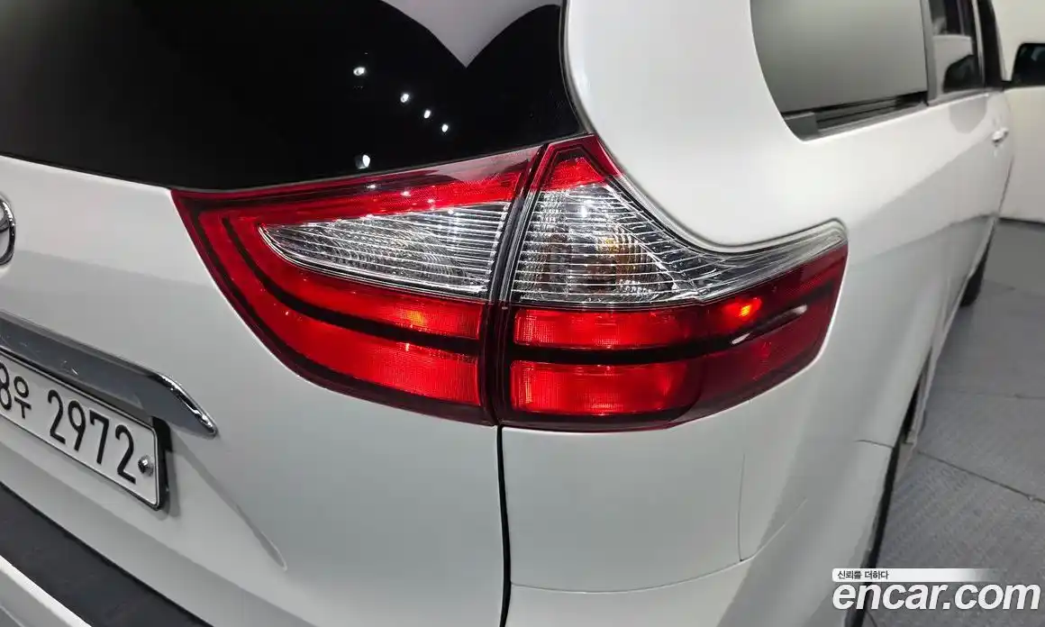 Toyota Sienna 2015 3.5 гидро в Москве № 1323864, фото 9