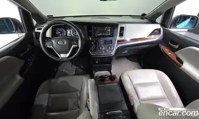 Toyota Sienna 2015 3.5 гидро в Москве № 1323864, миниатюра 10