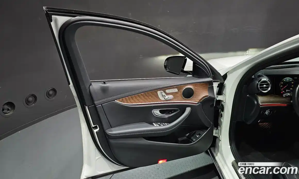 Mercedes-Benz E-Class 2023 2.0 гидро в Москве № 1347925, фото 14