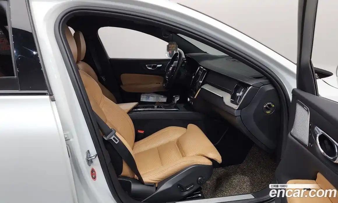 Volvo V60 2020 2.0 гидро в Москве № 1404675, фото 17