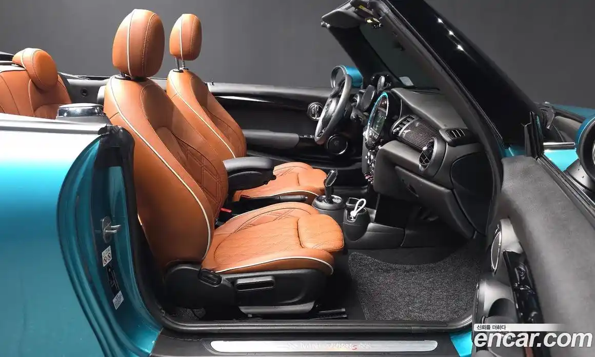 Mini Cooper Convertible 2020 2.0 гидро в Москве № 1423552, фото 15