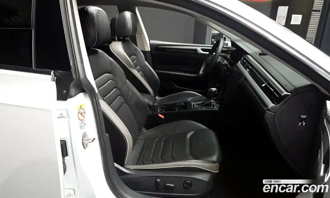 Volkswagen Arteon 2022 2.0 гидро в Москве № 1424114, фото 16