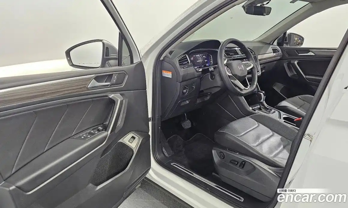 Volkswagen Tiguan 2022 2.0 гидро в Москве № 1549025, фото 13