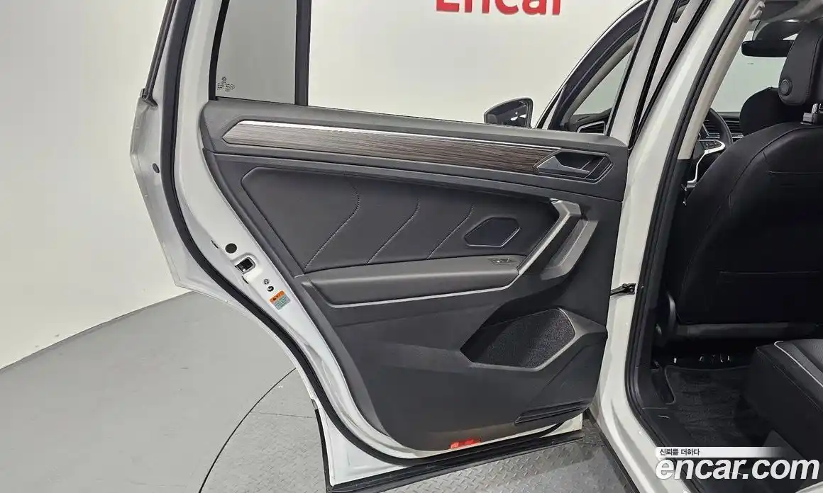 Volkswagen Tiguan 2022 2.0 гидро в Москве № 1549025, фото 15