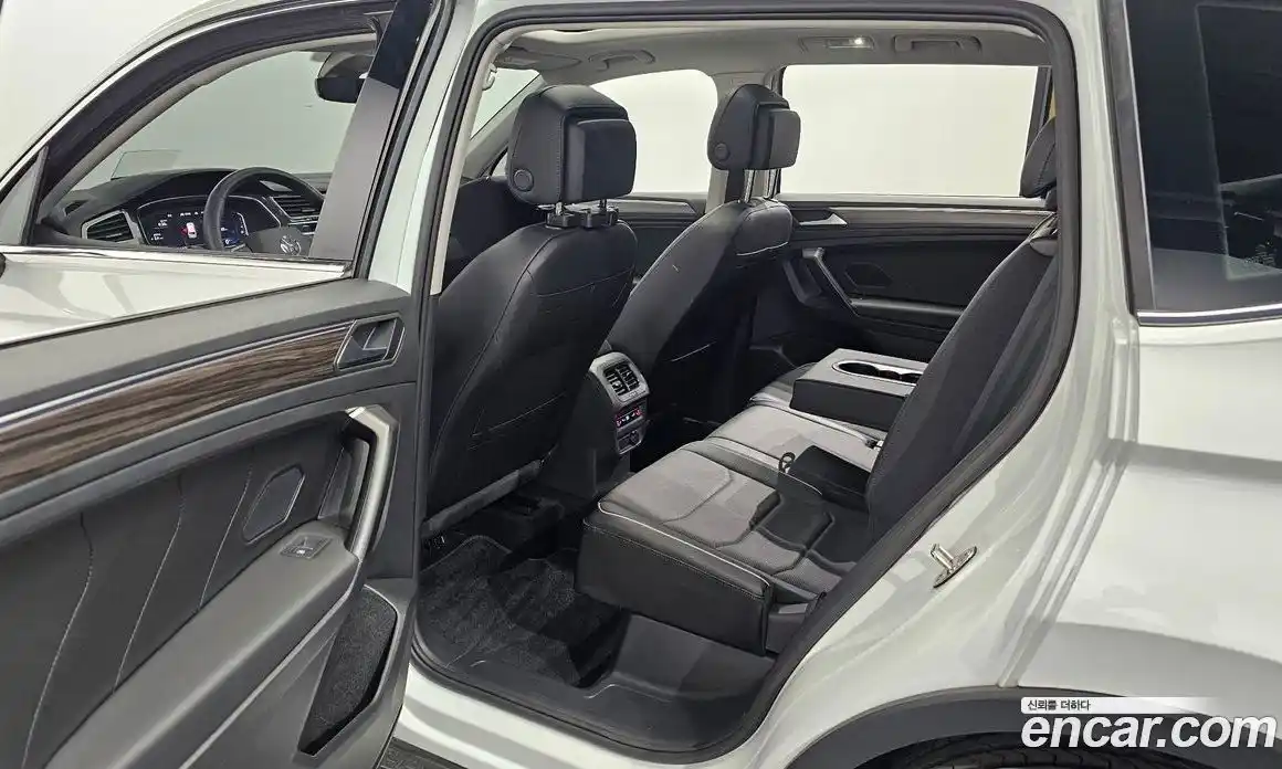 Volkswagen Tiguan 2022 2.0 гидро в Москве № 1549025, фото 17