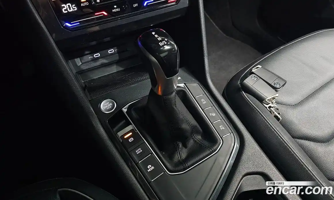 Volkswagen Tiguan 2021 2.0 гидро в Москве № 1549138, фото 12