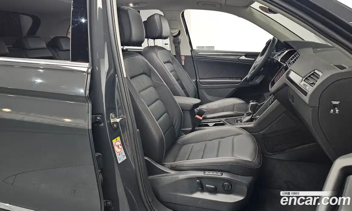 Volkswagen Tiguan 2021 2.0 гидро в Москве № 1549138, фото 17