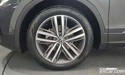Volkswagen Tiguan 2021 2.0 гидро в Москве № 1549138, миниатюра 5