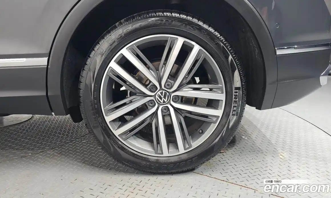 Volkswagen Tiguan 2021 2.0 гидро в Москве № 1549138, фото 7