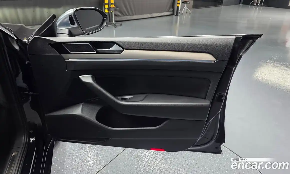 Volkswagen Arteon 2018 2.0 гидро в Москве № 1549175, фото 27