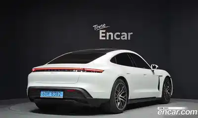 Porsche Taycan 2022 0.1 гидро в Москве № 1618977, миниатюра 2