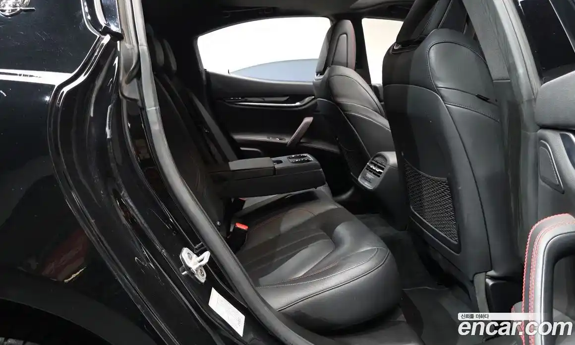 Maserati Ghibli 2020 3.0 гидро, фото 16