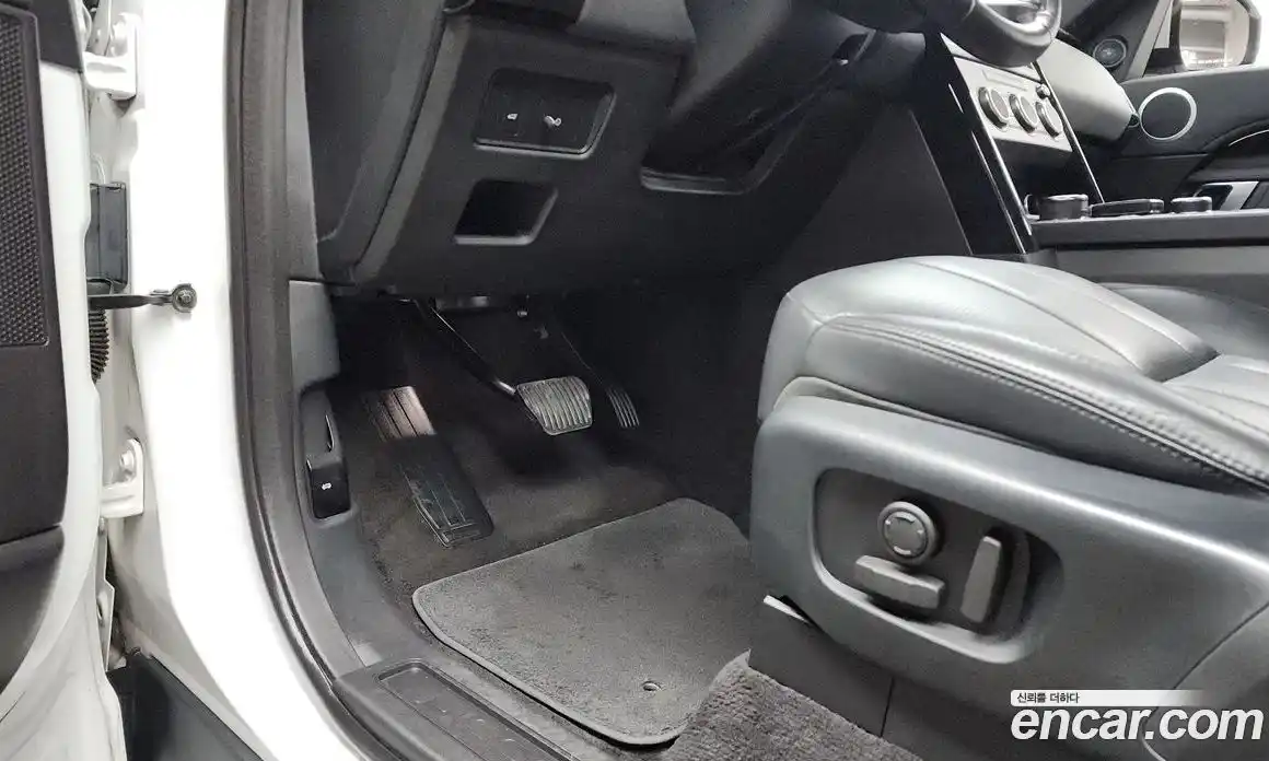 Land Rover Discovery 2019 2.0 гидро в Москве № 166506, фото 17