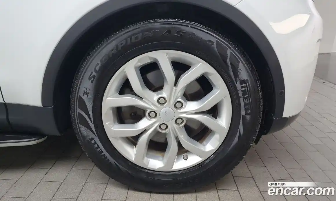 Land Rover Discovery 2019 2.0 гидро в Москве № 166506, фото 5