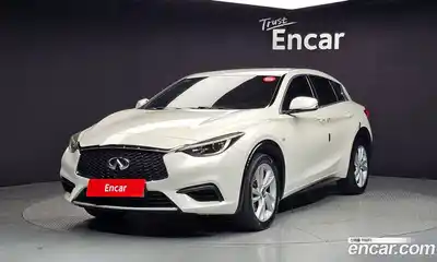 Infiniti Q30 2.0 Pure