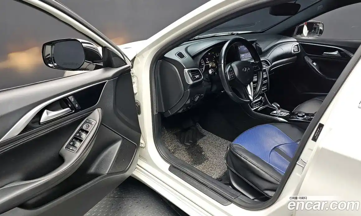 Infiniti Q30 2019 2.0 гидро в Москве № 1770815, фото 13