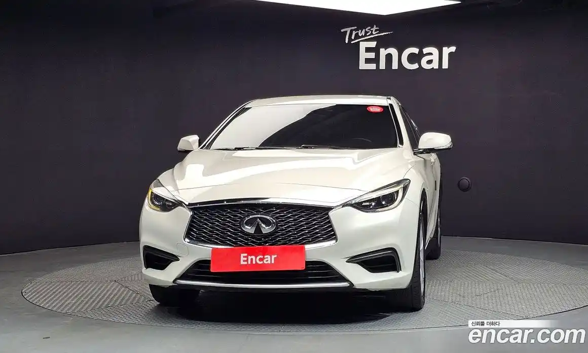 Infiniti Q30 2019 2.0 гидро в Москве № 1770815, фото 3