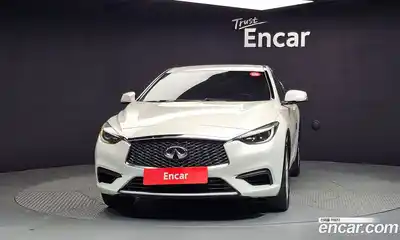 Infiniti Q30 2019 2.0 гидро в Москве № 1770815, миниатюра 3
