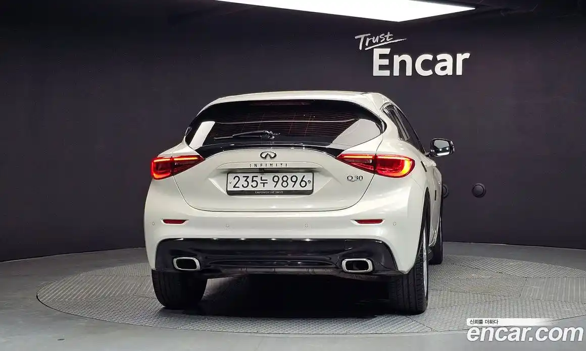 Infiniti Q30 2019 2.0 гидро в Москве № 1770815, фото 4