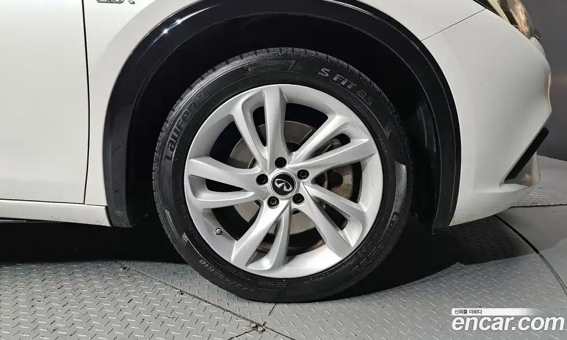 Infiniti Q30 2019 2.0 гидро в Москве № 1770815, фото 7