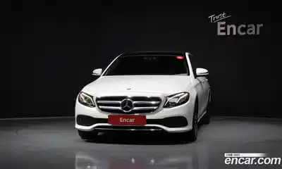 Mercedes-Benz E-Class 2020 2.0 гидро в Москве № 1835967, миниатюра 3