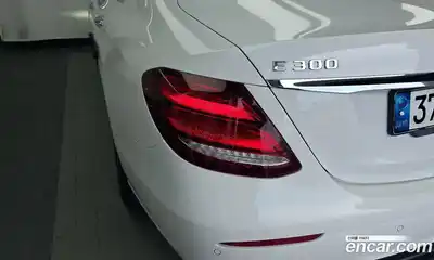 Mercedes-Benz E-Class 2020 2.0 гидро в Москве № 1835967, миниатюра 9