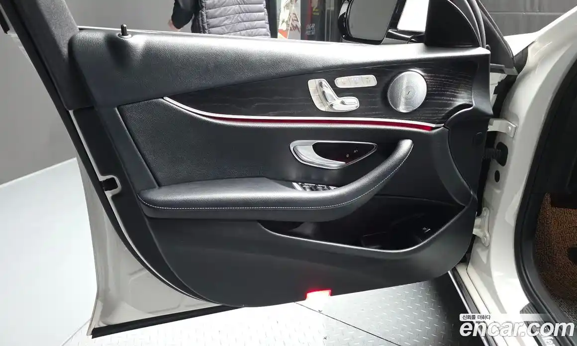 Mercedes-Benz E-Class 2018 2.0 гидро в Москве № 1836097, фото 14