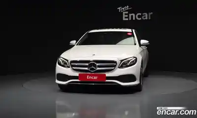 Mercedes-Benz E-Class 2018 2.0 гидро в Москве № 1836097, миниатюра 3
