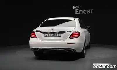 Mercedes-Benz E-Class 2018 2.0 гидро в Москве № 1836097, миниатюра 4